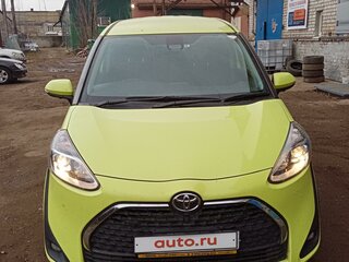 2018 Toyota Sienta II Рестайлинг, жёлтый, 1500000 рублей, вид 1