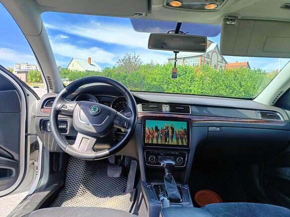 2011 Skoda Superb II, белый, 1500000 рублей - вид 9