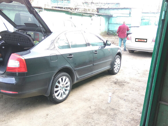 2013 Skoda Octavia II (A5) Рестайлинг, чёрный - вид 4