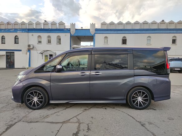 2017 Honda Stepwgn Spada V, фиолетовый, 1800000 рублей - вид 12