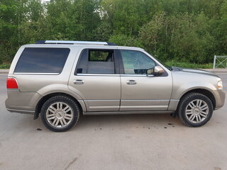 2008 Lincoln Navigator III, серый, 1600000 рублей, вид 4