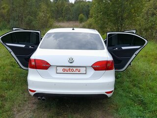 2013 Volkswagen Jetta VI, белый, 840000 рублей, вид 4