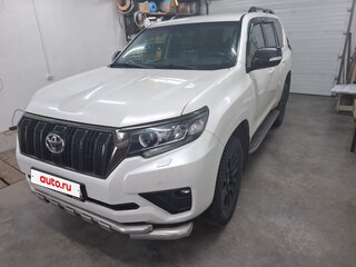 2021 Toyota Land Cruiser Prado 150 Series Рестайлинг 3, белый, 7600000 рублей, вид 2