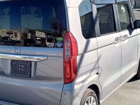 2021 Honda N-BOX II Рестайлинг, серый, 940000 рублей, вид 4
