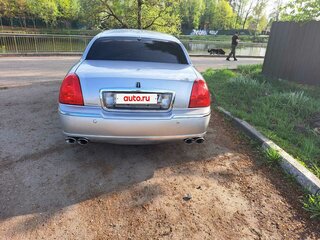 2003 Lincoln Town Car III Рестайлинг, серебристый, 1700000 рублей, вид 4