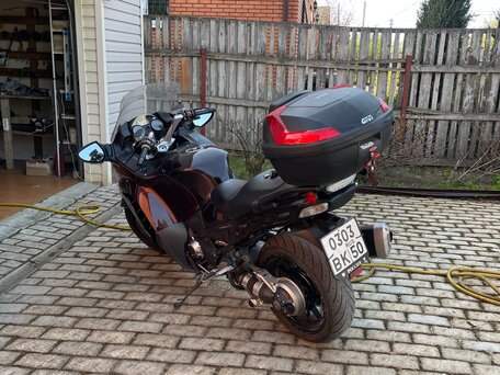 2011 Kawasaki GTR 1400 (Concours 14), красный, 750000 рублей, вид 4