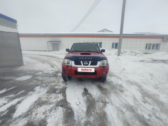2009 Nissan NP300, красный, 1175000 рублей - вид 2