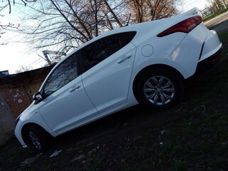 2021 Hyundai Solaris II Рестайлинг, белый, 1630000 рублей, вид 2
