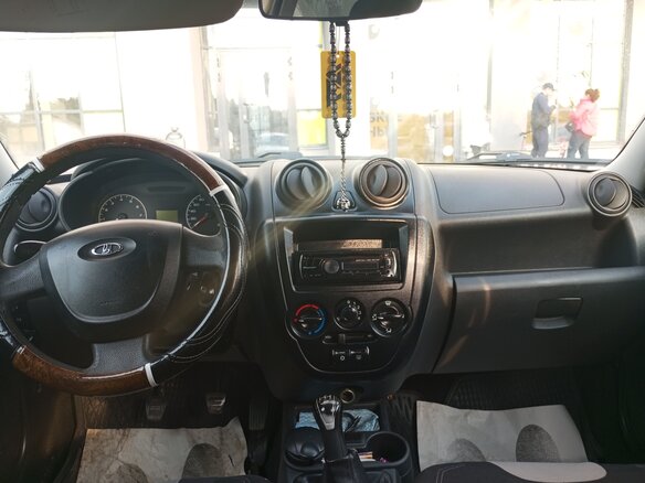 2014 Lada (ВАЗ) Granta I, серебристый, 480000 рублей - вид 3