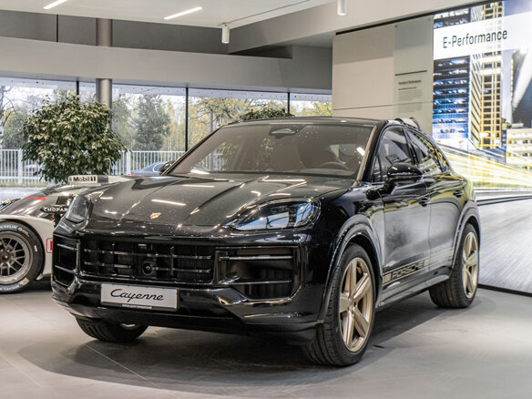 2026 Porsche Cayenne Coupé III Рестайлинг, чёрный, 24705000 рублей