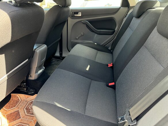 2011 Ford Focus II Рестайлинг, белый, 1000000 рублей - вид 18