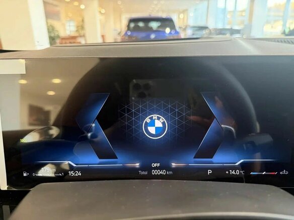 2025 BMW X6 40i III (G06) Рестайлинг, чёрный, 14450000 рублей - вид 13