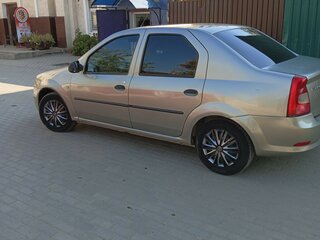 2013 Renault Logan I Рестайлинг, бежевый, 450000 рублей, вид 4