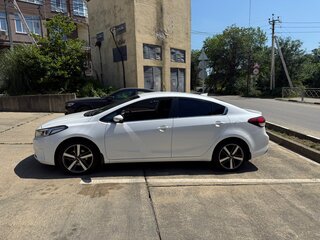 2017 Kia Cerato III Рестайлинг (Classic), белый, 1380000 рублей, вид 5
