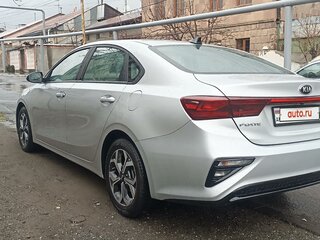 2021 Kia Forte III, серебристый, 1519710 рублей, вид 2