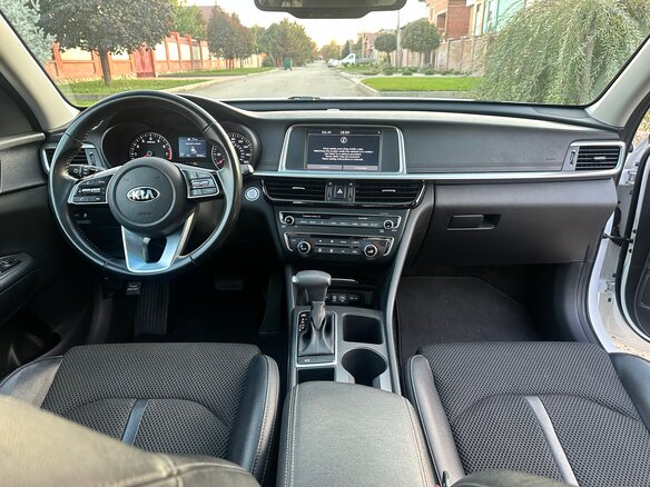 2018 Kia Optima IV Рестайлинг, белый, 1550000 рублей - вид 9