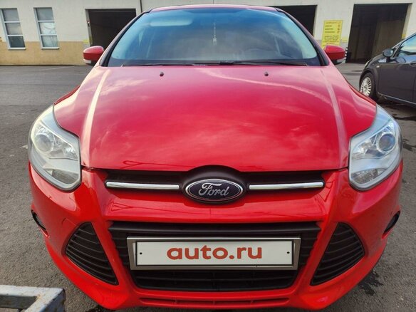 2011 Ford Focus III, красный, 900000 рублей - вид 1