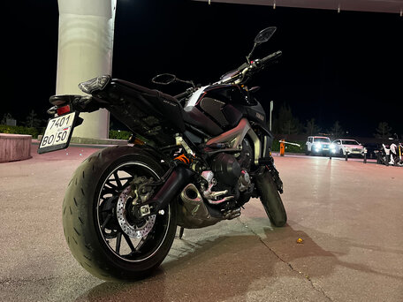 2014 Yamaha MT-09 (FZ-09), фиолетовый, 600000 рублей, вид 4