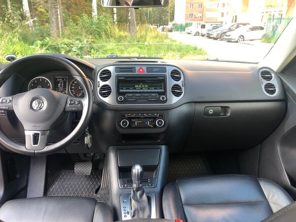 2011 Volkswagen Tiguan I, красный - вид 2