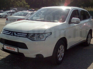 2013 Mitsubishi Outlander III, белый, 1400000 рублей, вид 2