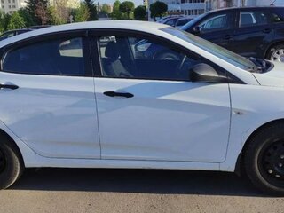 2014 Hyundai Solaris I Рестайлинг, белый, 770000 рублей, вид 3