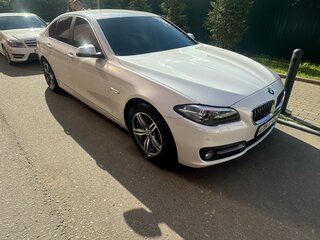2014 BMW 5 серии 520i VI (F10/F11/F07) Рестайлинг, белый, 1800000 рублей, вид 3