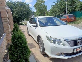 2012 Toyota Camry VII (XV50), белый, 1850000 рублей, вид 3