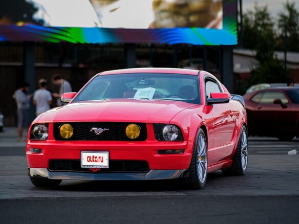 2005 Ford Mustang V, пурпурный, 3300000 рублей - вид 10