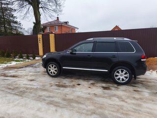 2007 Volkswagen Touareg I Рестайлинг, чёрный, 1000000 рублей, вид 5