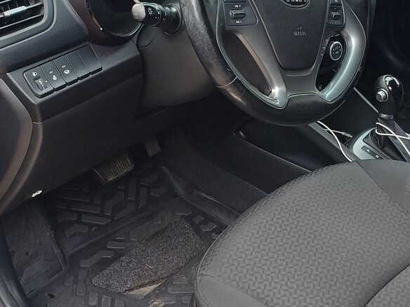 2016 Kia Rio III Рестайлинг, чёрный, 1050000 рублей - вид 6