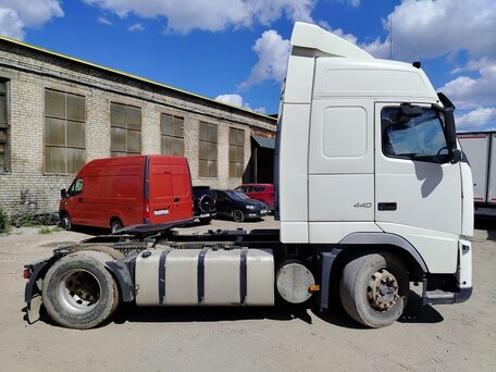 2012 Volvo FH, белый, 2900000 рублей, вид 3
