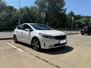 2017 Kia Cerato III Рестайлинг (Classic), белый, 1380000 рублей, вид 2
