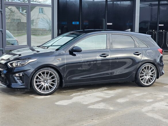 2018 Kia Ceed III, чёрный, 1600000 рублей - вид 13