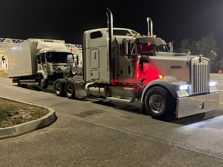2009 Kenworth W900, белый, 19900900 рублей, вид 5