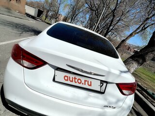 2016 Chrysler 200 II, белый, 1280000 рублей, вид 3