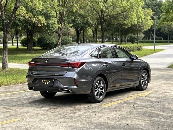 2023 Changan Eado Plus I Рестайлинг, серый, 1283000 рублей - вид 4