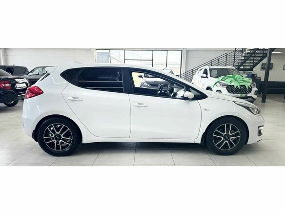 2017 Kia Ceed II Рестайлинг, белый - вид 7