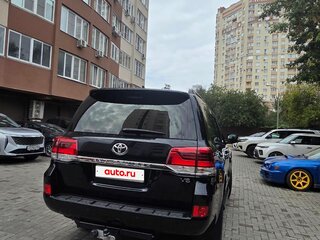 2015 Toyota Land Cruiser 200 Series Рестайлинг 2, чёрный, 8100000 рублей, вид 2