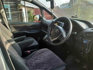 2015 Toyota Noah III (R80), серебристый, 2100000 рублей, вид 3
