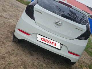 2014 Hyundai Solaris I Рестайлинг, белый, 820000 рублей, вид 3