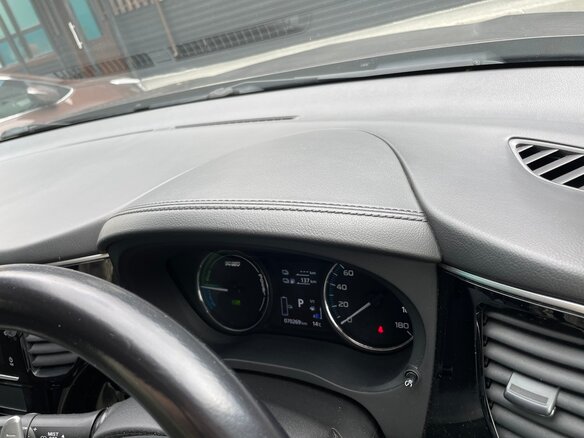 2018 Mitsubishi Outlander PHEV III Рестайлинг 2, коричневый, 3199000 рублей - вид 31