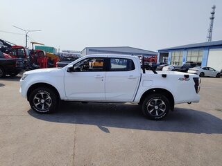 2024 Isuzu D-Max III, белый, 3990000 рублей, вид 4