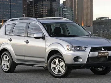 2010 Mitsubishi Outlander II Рестайлинг, серебристый, 1100000 рублей