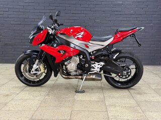 2015 BMW S 1000 R, красный, 935000 рублей, вид 4