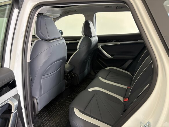 2026 Geely Atlas II, белый, 4119990 рублей - вид 10