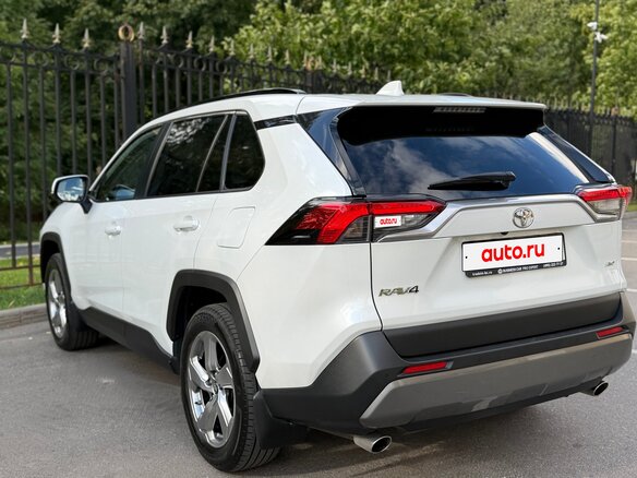 2021 Toyota RAV4 V (XA50), белый - вид 3