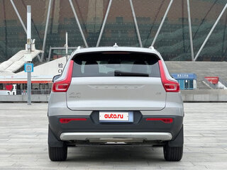 2021 Volvo XC40 I, серебристый, 1780000 рублей, вид 4