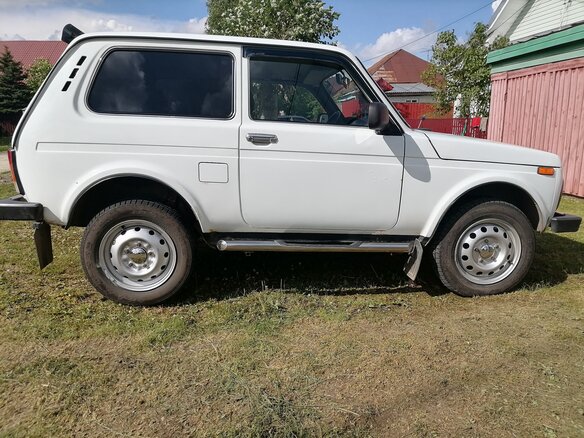 2014 Lada (ВАЗ) 2121 (4x4) I Рестайлинг, белый, 550000 рублей - вид 3