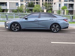 2022 Hyundai Elantra VII (CN7), серебристый, 1290325 рублей, вид 4