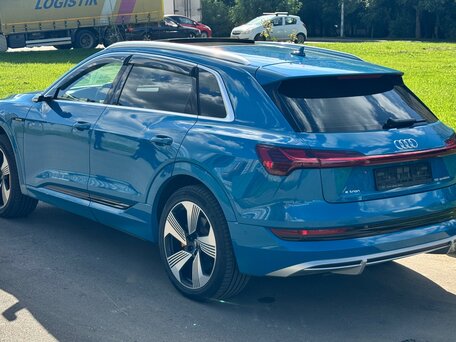 2020 Audi e-tron 55 I, голубой, 4690000 рублей, вид 5